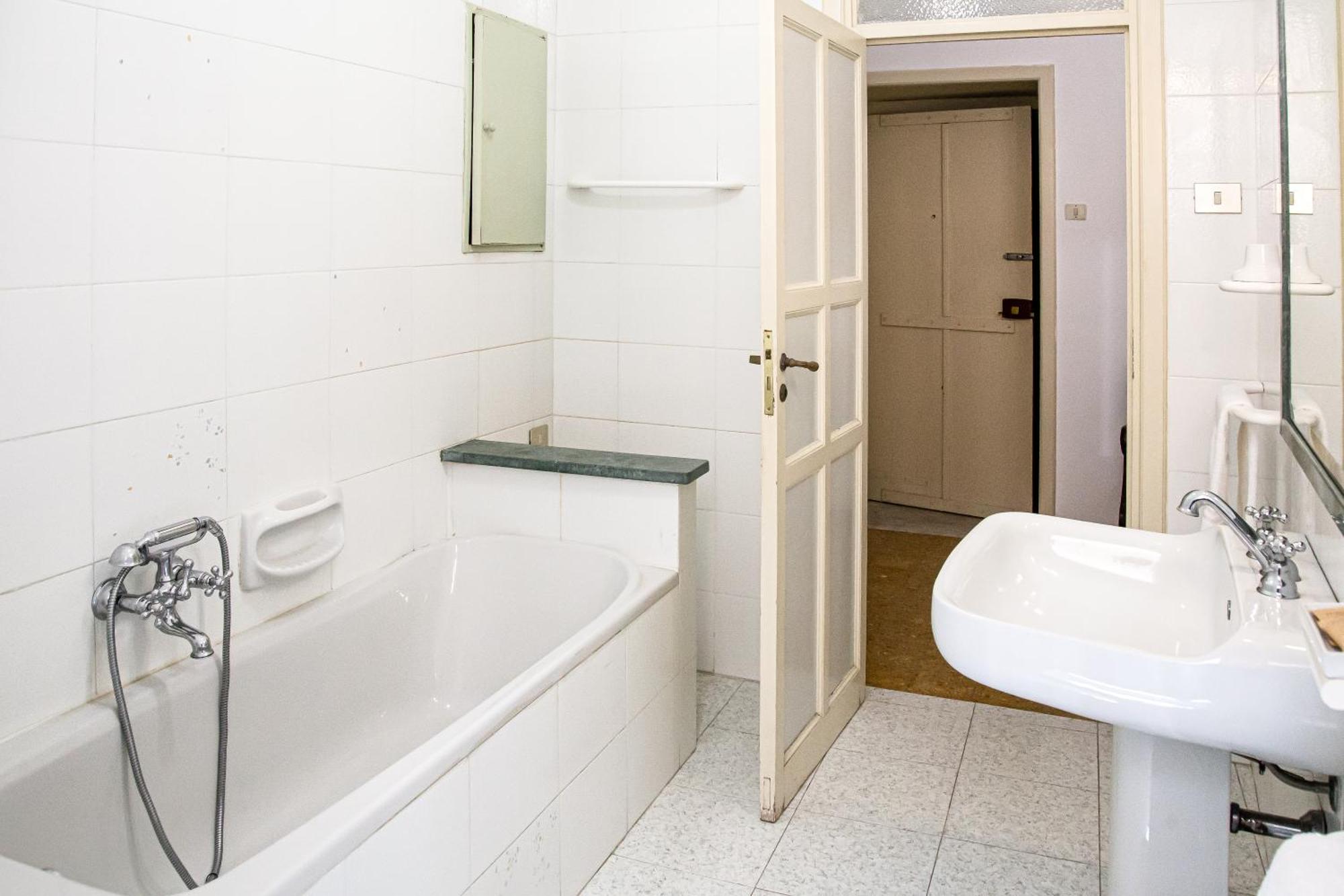 Honore De Balzac Alghero Luaran gambar