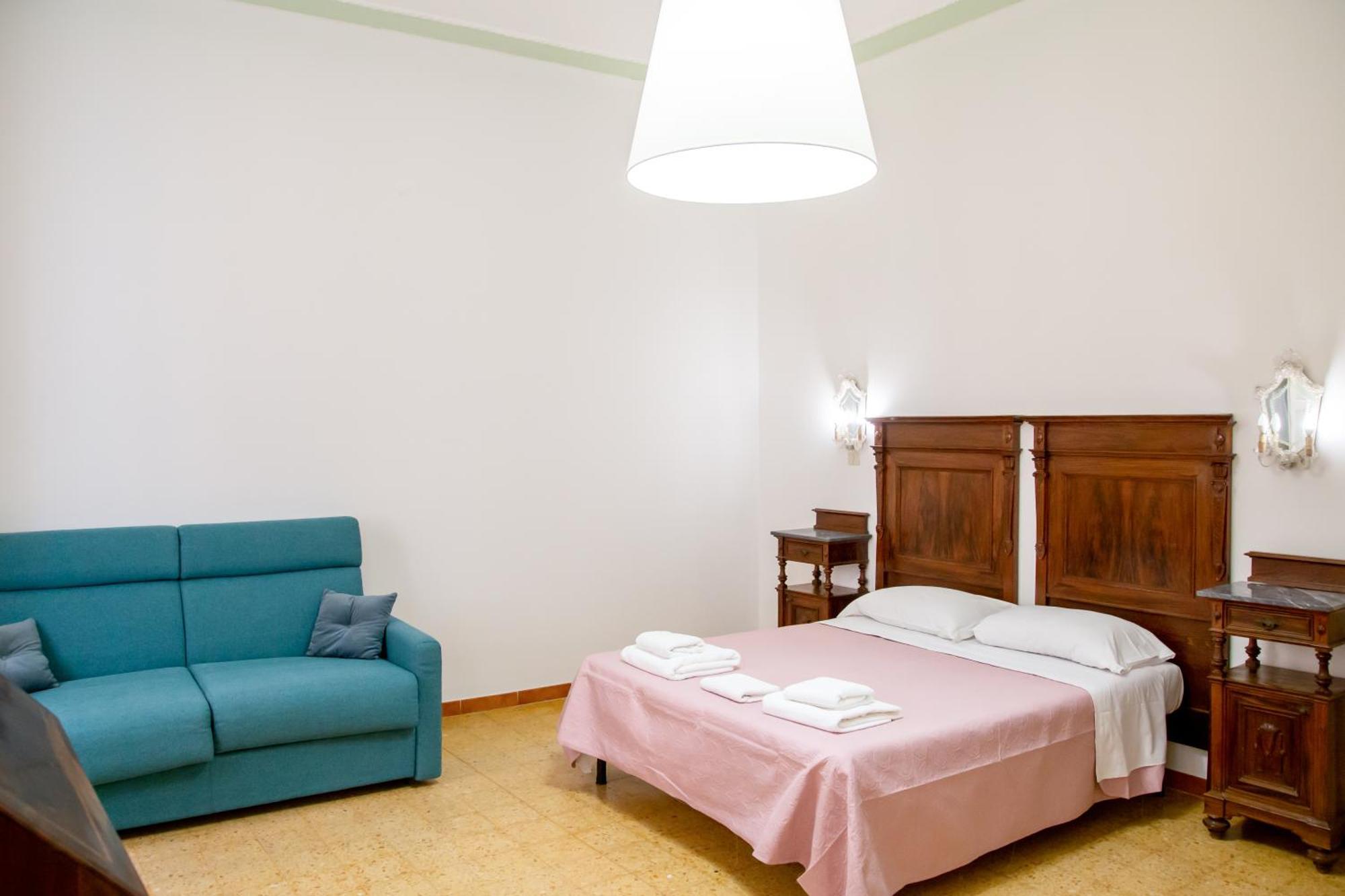 Honore De Balzac Alghero Luaran gambar